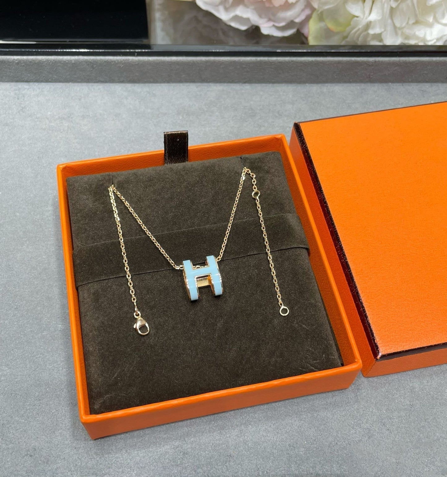 [Charm Aries Jewelry]POP H SKY BLUE NECKLACE