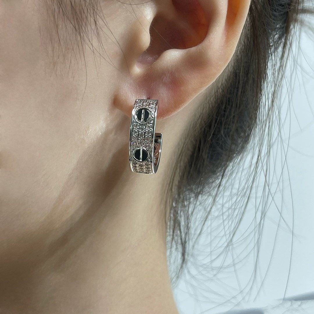 [Charm Aries Jewelry]LOVE CERAMIC DIAMOND PAVED SILVER EARRINGS