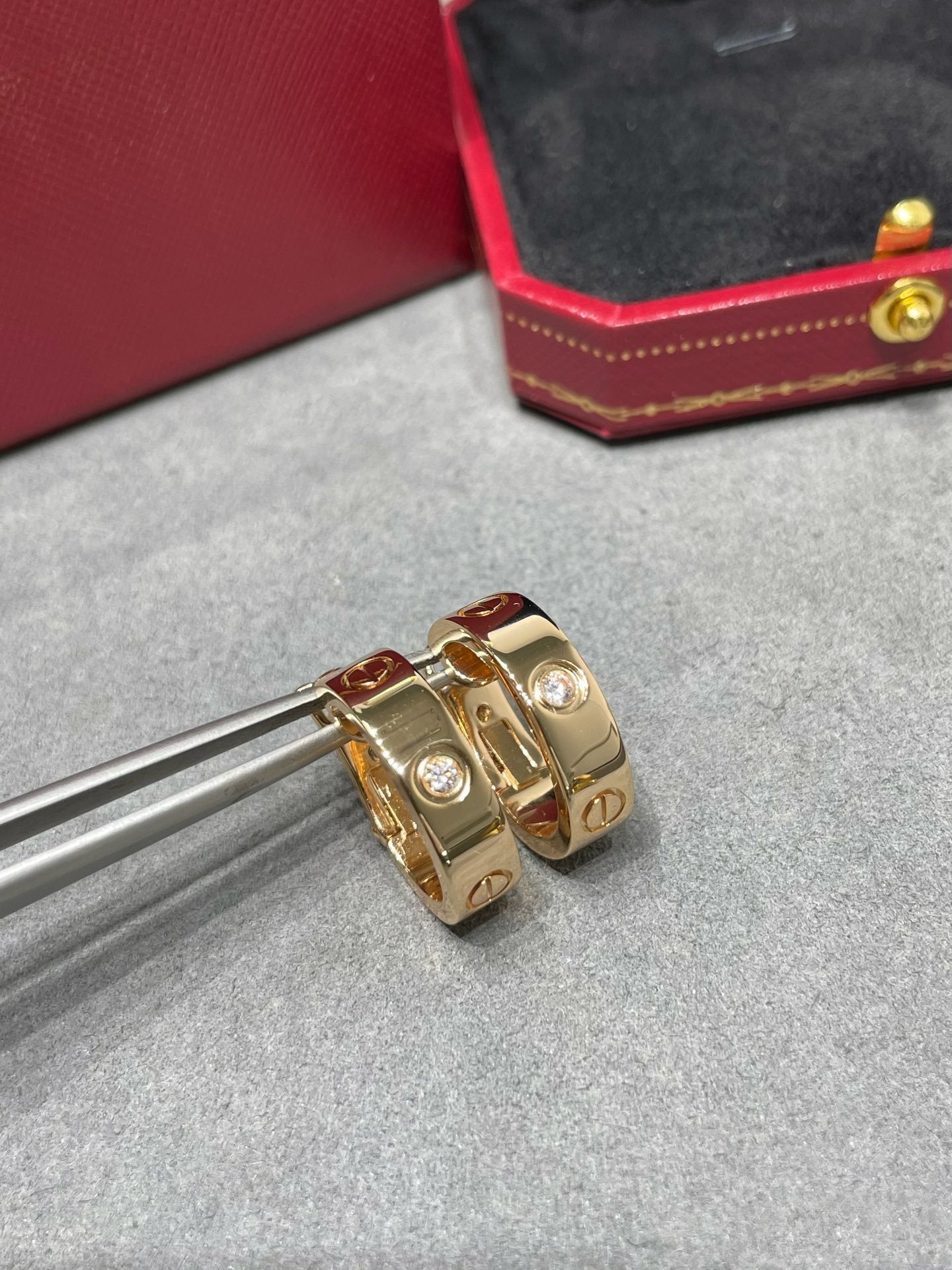 [Charm Aries Jewelry]LOVE 5.5MM 1 DIAMOND EARRINGS