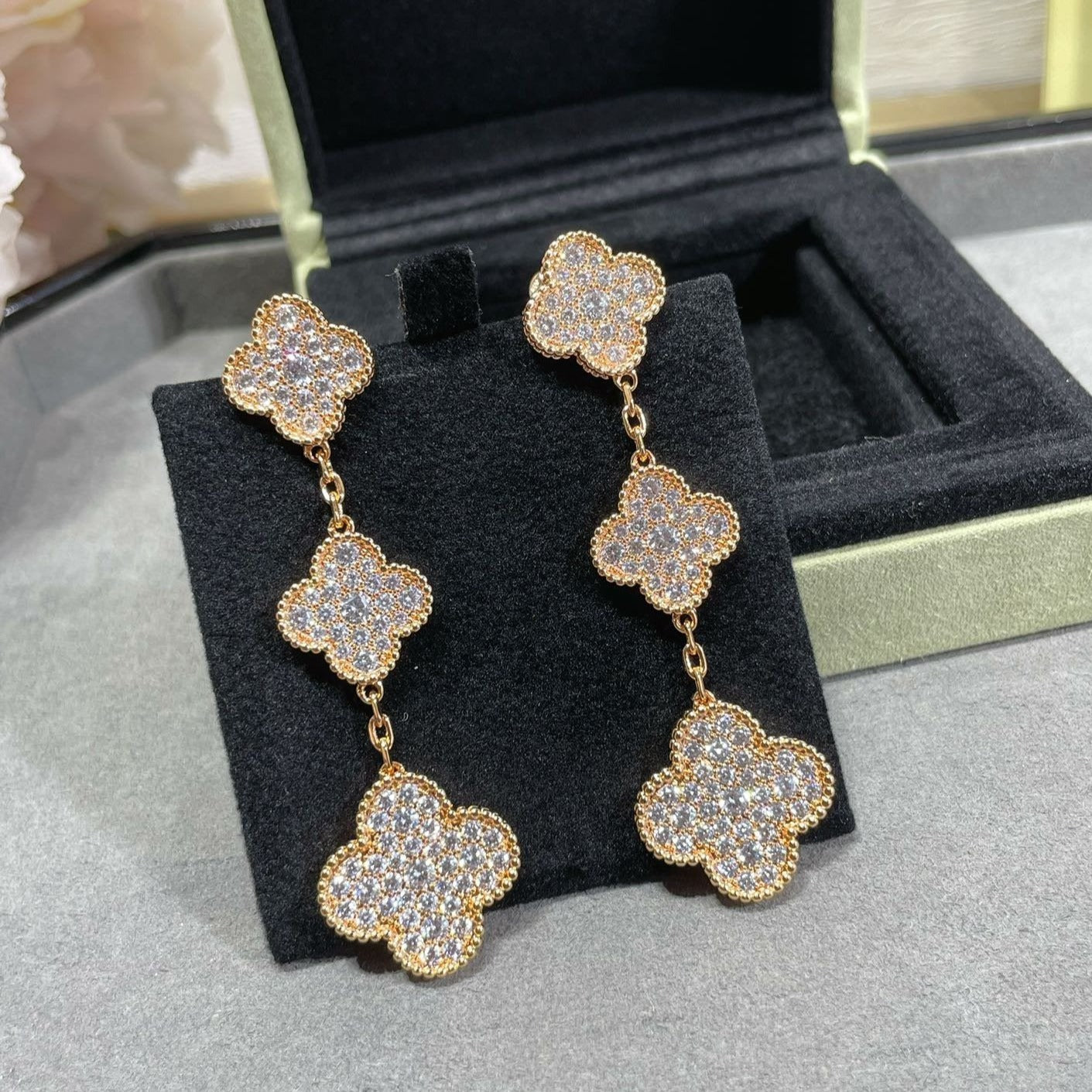 [Charm Aries Jewelry]CLOVER 3 MOTIFS DIAMOND PAVED ROSE GOLD EARRINGS