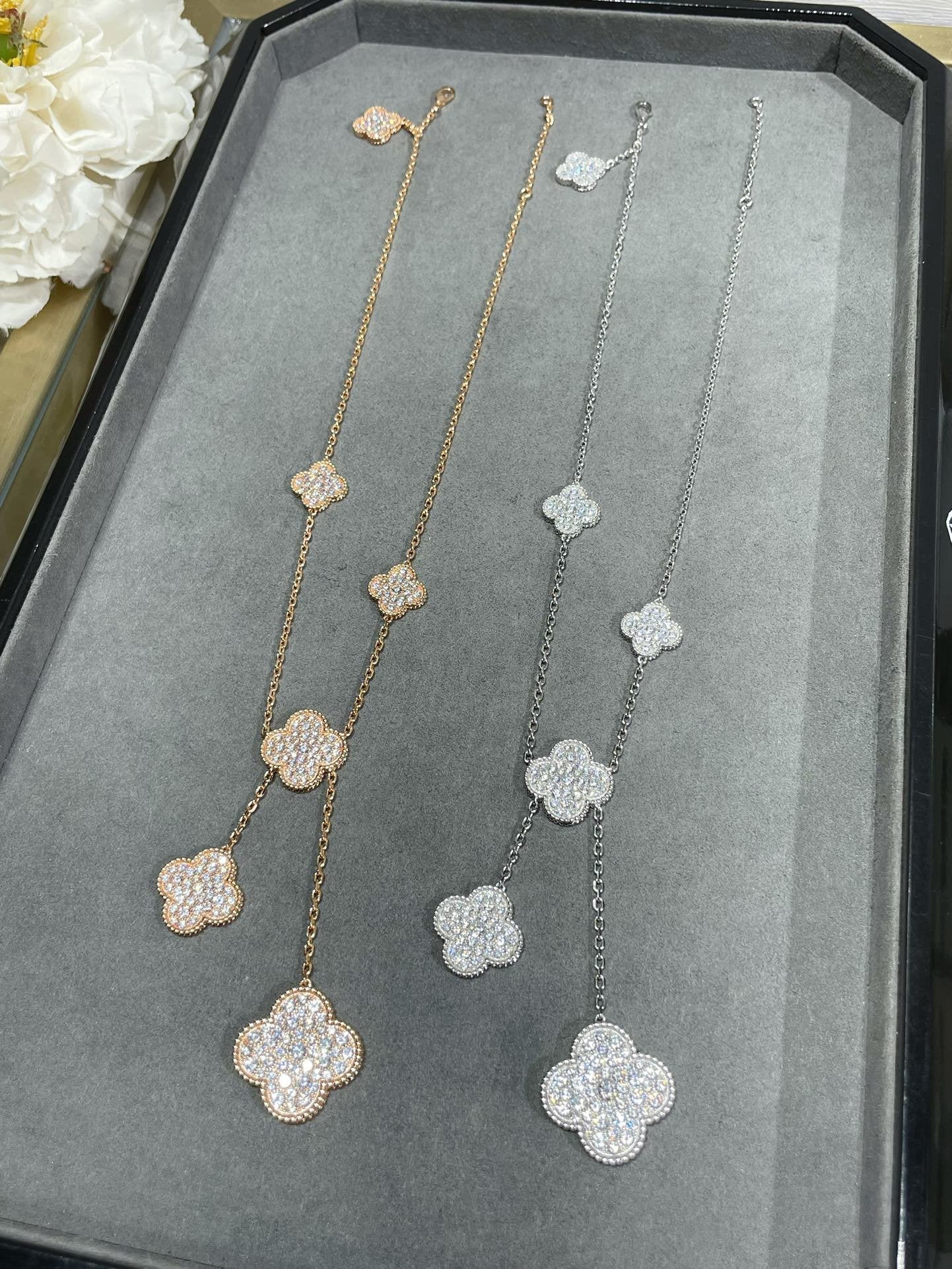 [Charm Aries Jewelry]CLOVER 6 MOTIF DIAMOND PAVED NECKLACE