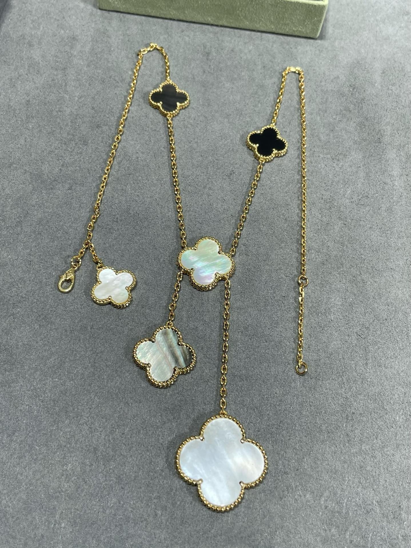 [Charm Aries Jewelry]CLOVER 6 MOTIF MOP ONYX GOLD NECKLACE