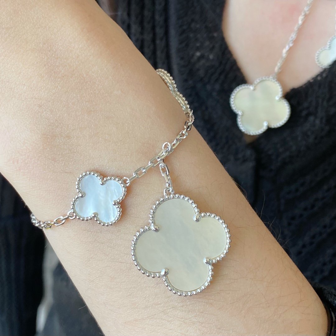 [Charm Aries Jewelry]CLOVER 5 MOTIF WHITE MOP SILVER BRACELET