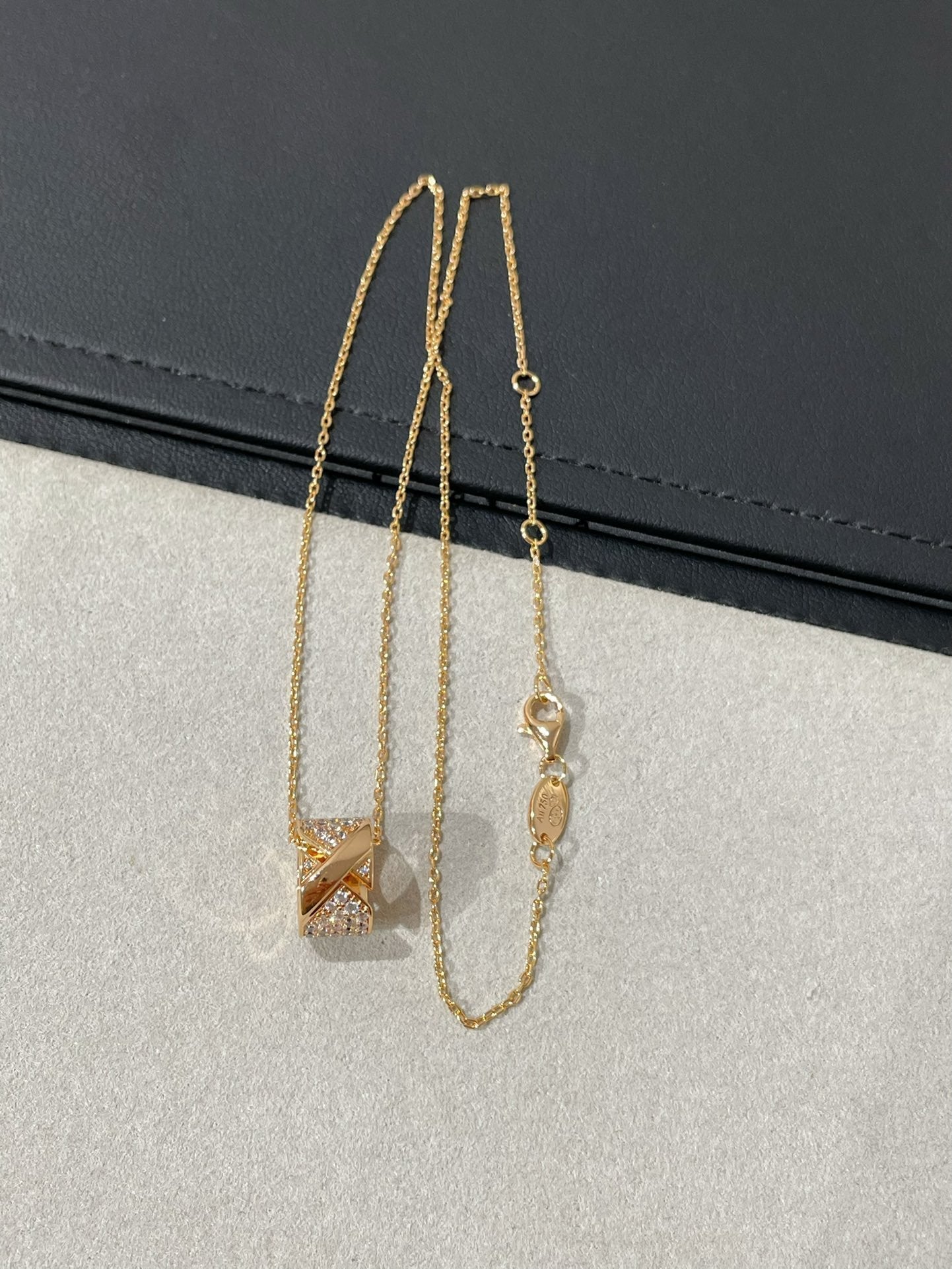 [Charm Aries Jewelry]LIENS EVIDENCE DIAMOND PAVED NECKLACE