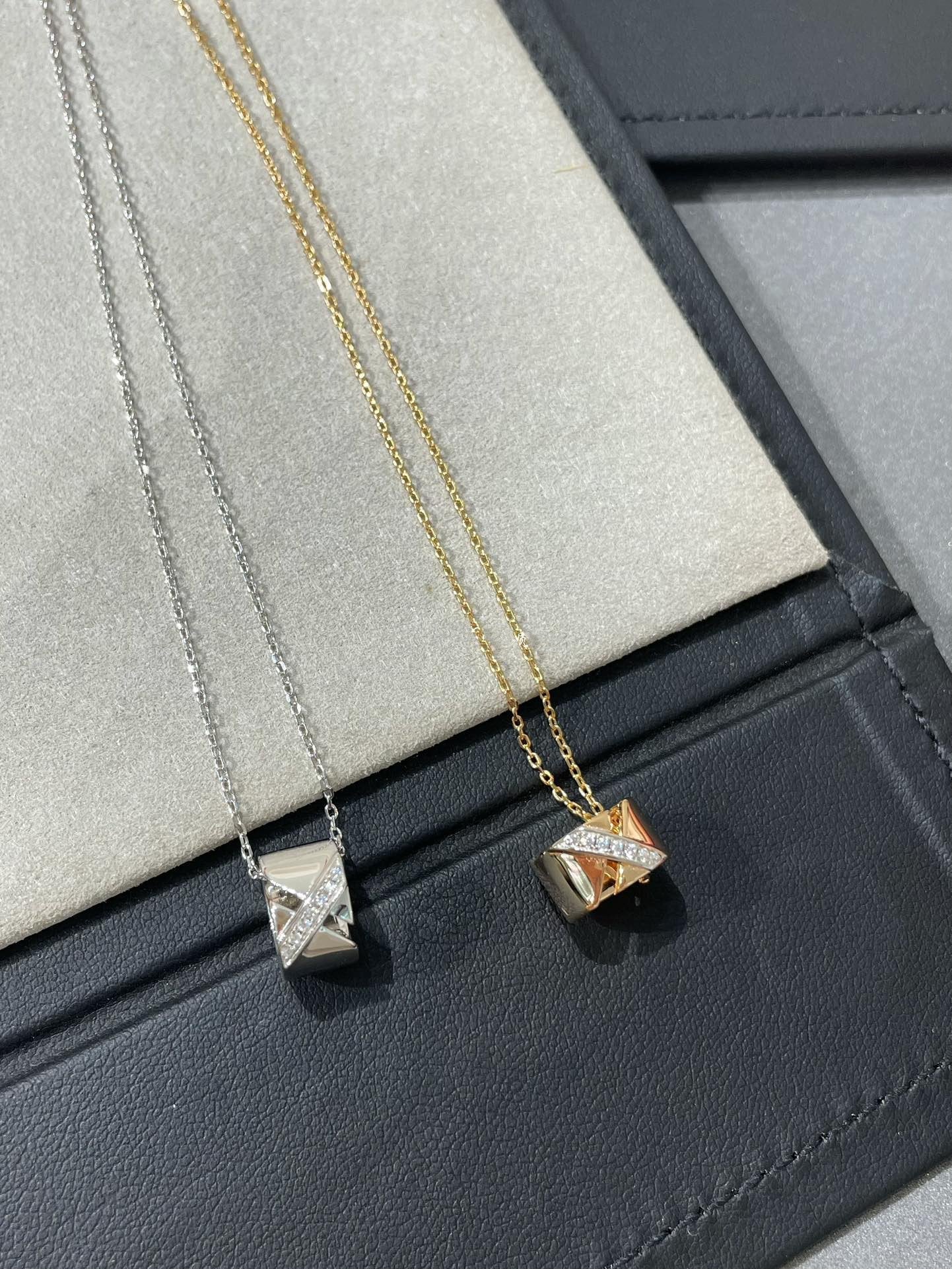 [Charm Aries Jewelry]LIENS EVIDENCE DIAMOND NECKLACE