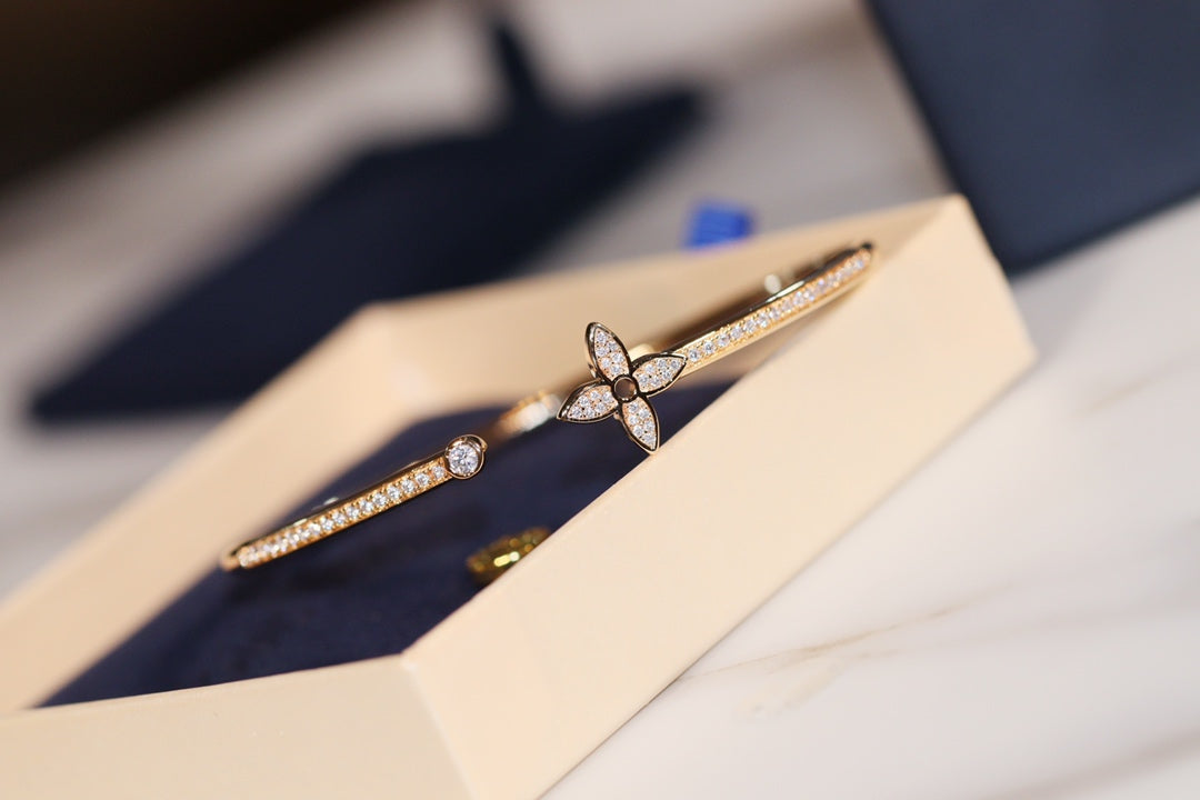[Charm Aries Jewelry]IDYLLE GOLD OPEN BRACELET DIAMOND PAVED