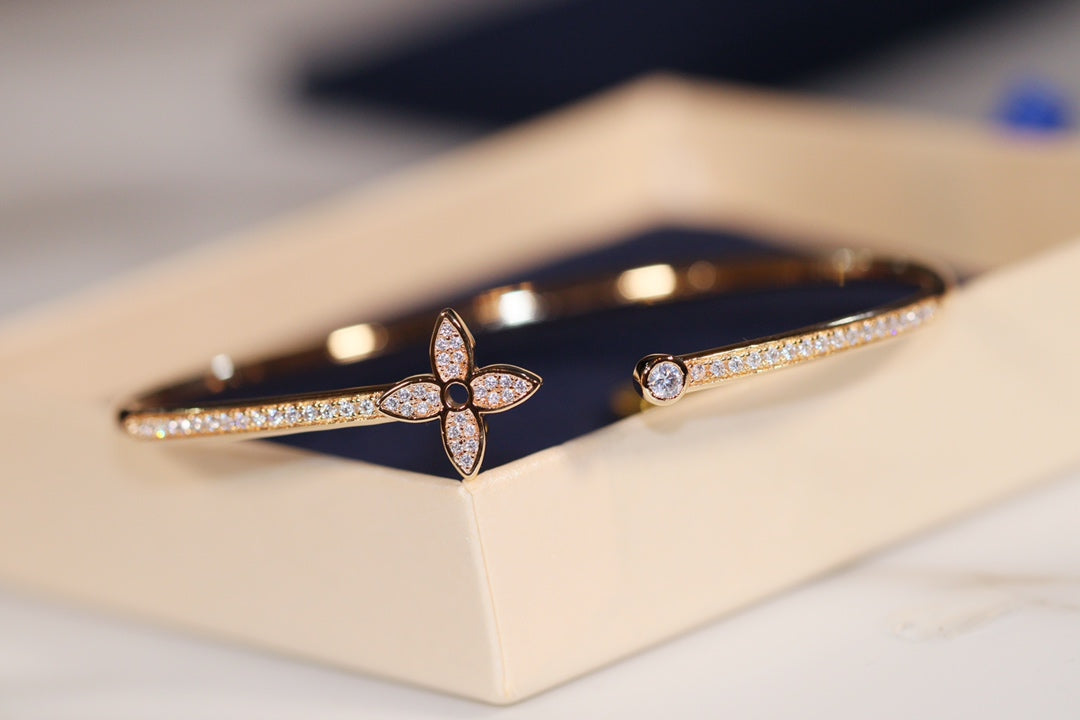 [Charm Aries Jewelry]IDYLLE GOLD OPEN BRACELET DIAMOND PAVED