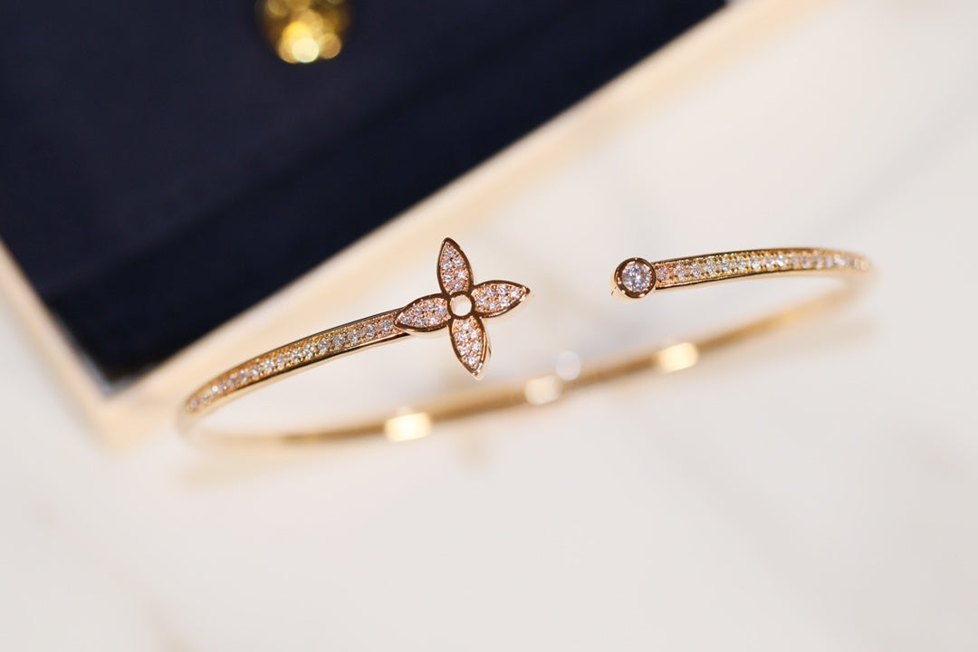 [Charm Aries Jewelry]IDYLLE GOLD OPEN BRACELET DIAMOND PAVED
