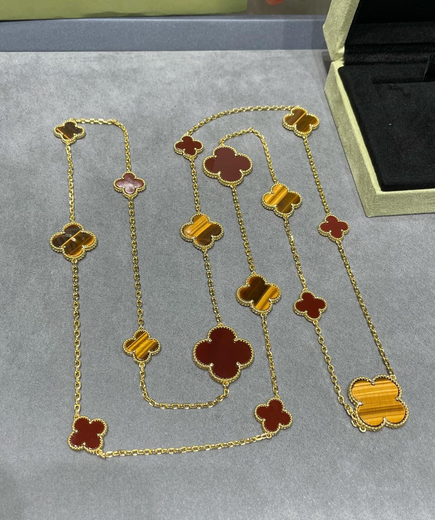 [Charm Aries Jewelry]CLOVER 16 MOTIF CARNELIAN TIGER EYE ROSE GOLD NECKLACE