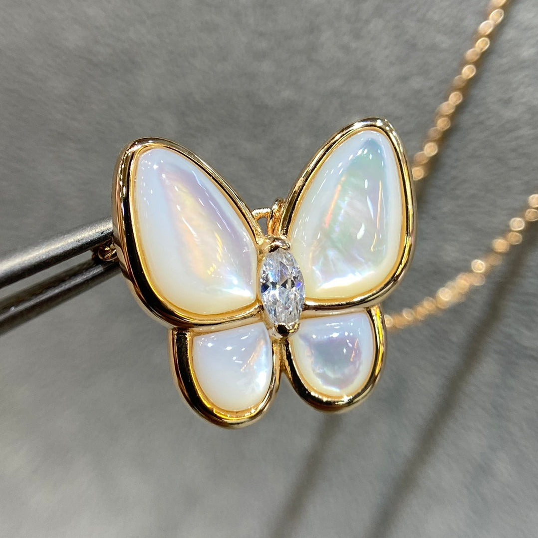 [Charm Aries Jewelry]BUTTERFLY MOP DIAMOND NECKLACE