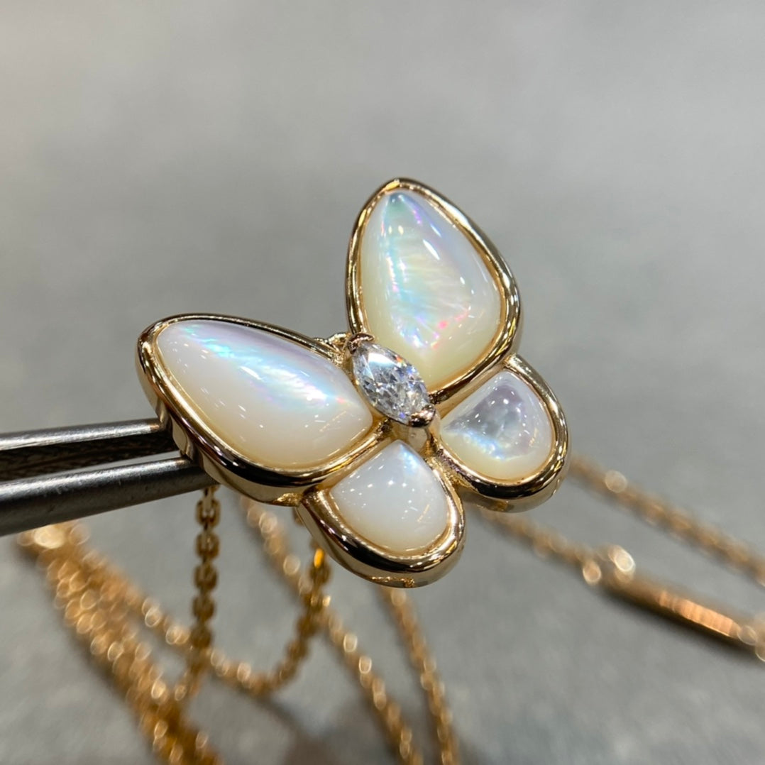 [Charm Aries Jewelry]BUTTERFLY MOP DIAMOND NECKLACE