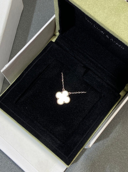 [Charm Aries Jewelry]CLOVER MEDIUM SILVER WHITE MOP NECKLACE