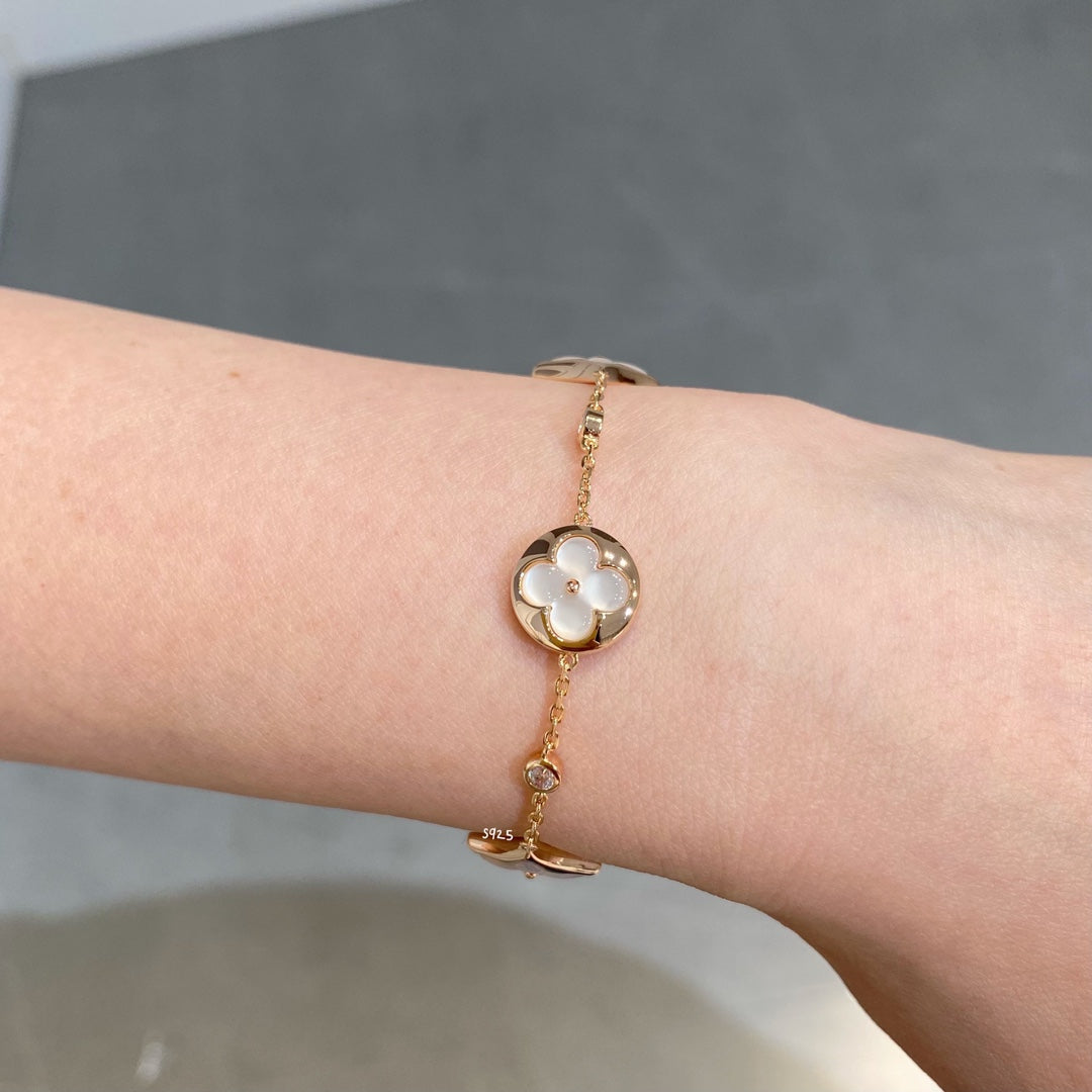 [Charm Aries Jewelry]STAR AND SUN 4 MOTIF WHITE MOP PINK GOLD BRACELET