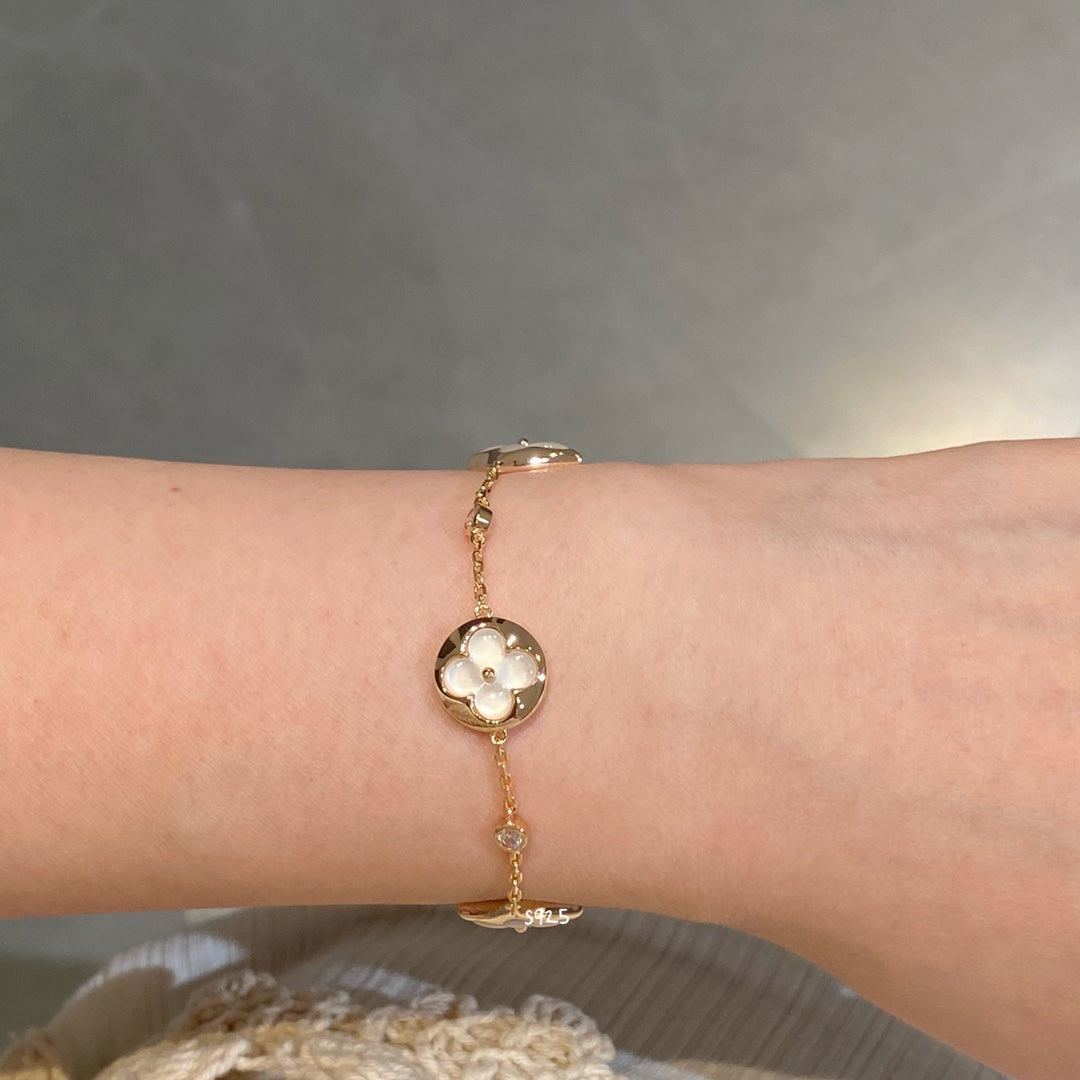 [Charm Aries Jewelry]STAR AND SUN 4 MOTIF WHITE MOP PINK GOLD BRACELET