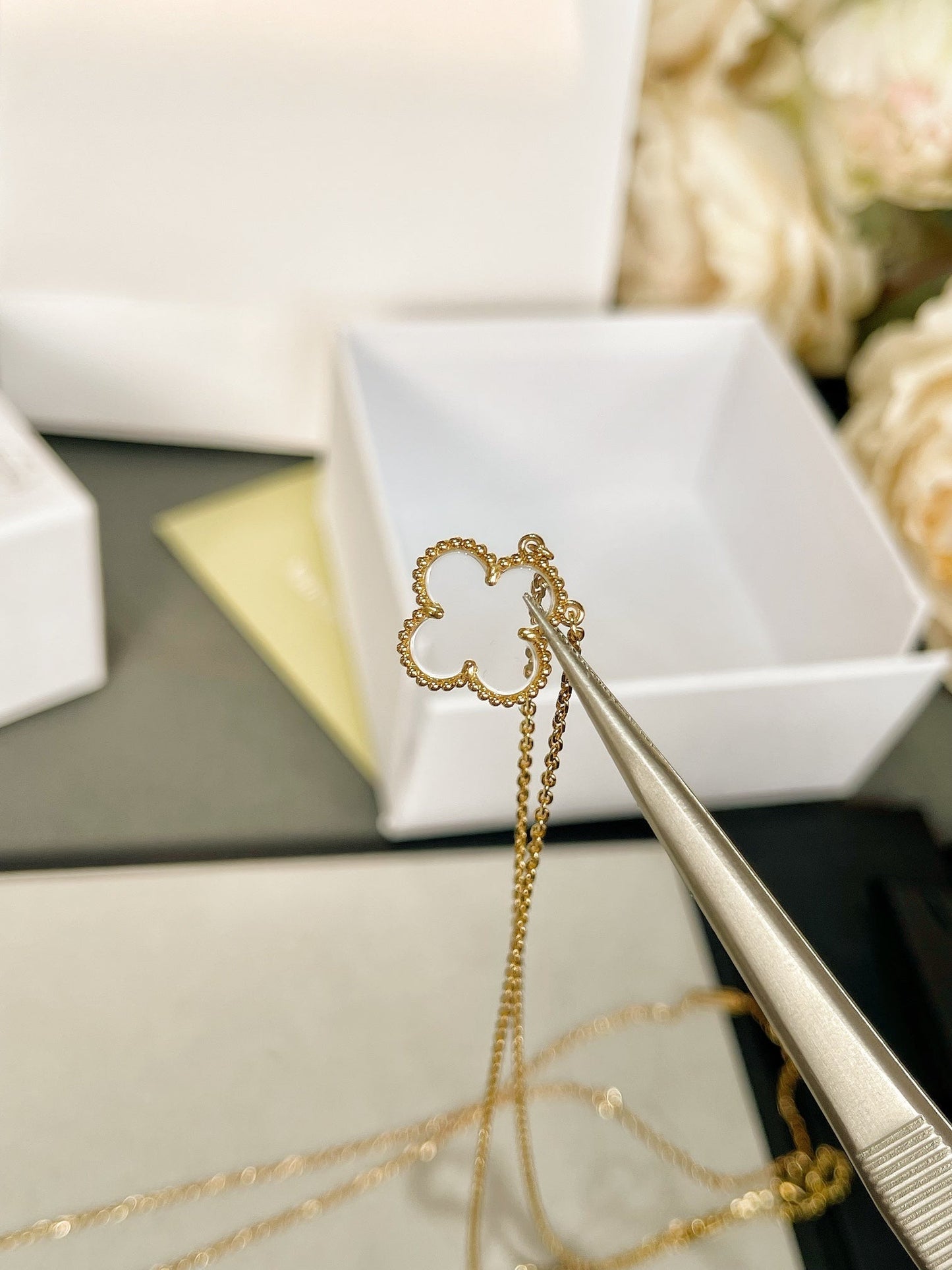 [Charm Aries Jewelry]CLOVER ROCK CRYSTAL ROSE GOLD NECKLACE