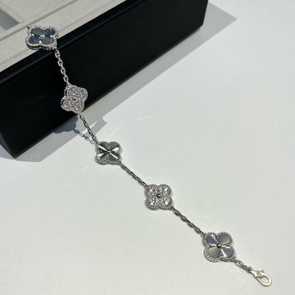 [Charm Aries Jewelry]CLOVER 5 MOTIF SILVER DIAMOND BRACELET