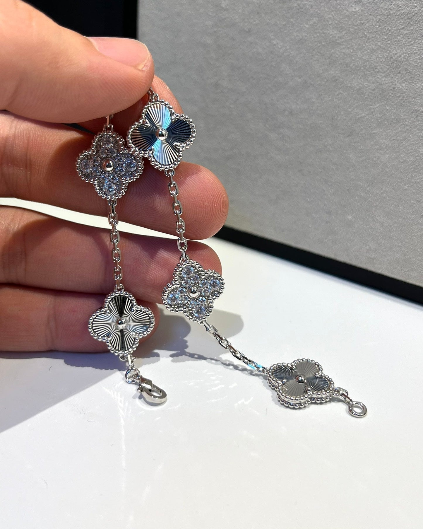 [Charm Aries Jewelry]CLOVER 5 MOTIF SILVER DIAMOND BRACELET