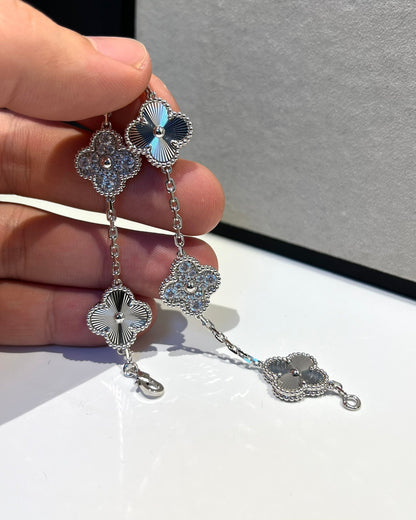 [Charm Aries Jewelry]CLOVER 5 MOTIF SILVER DIAMOND BRACELET