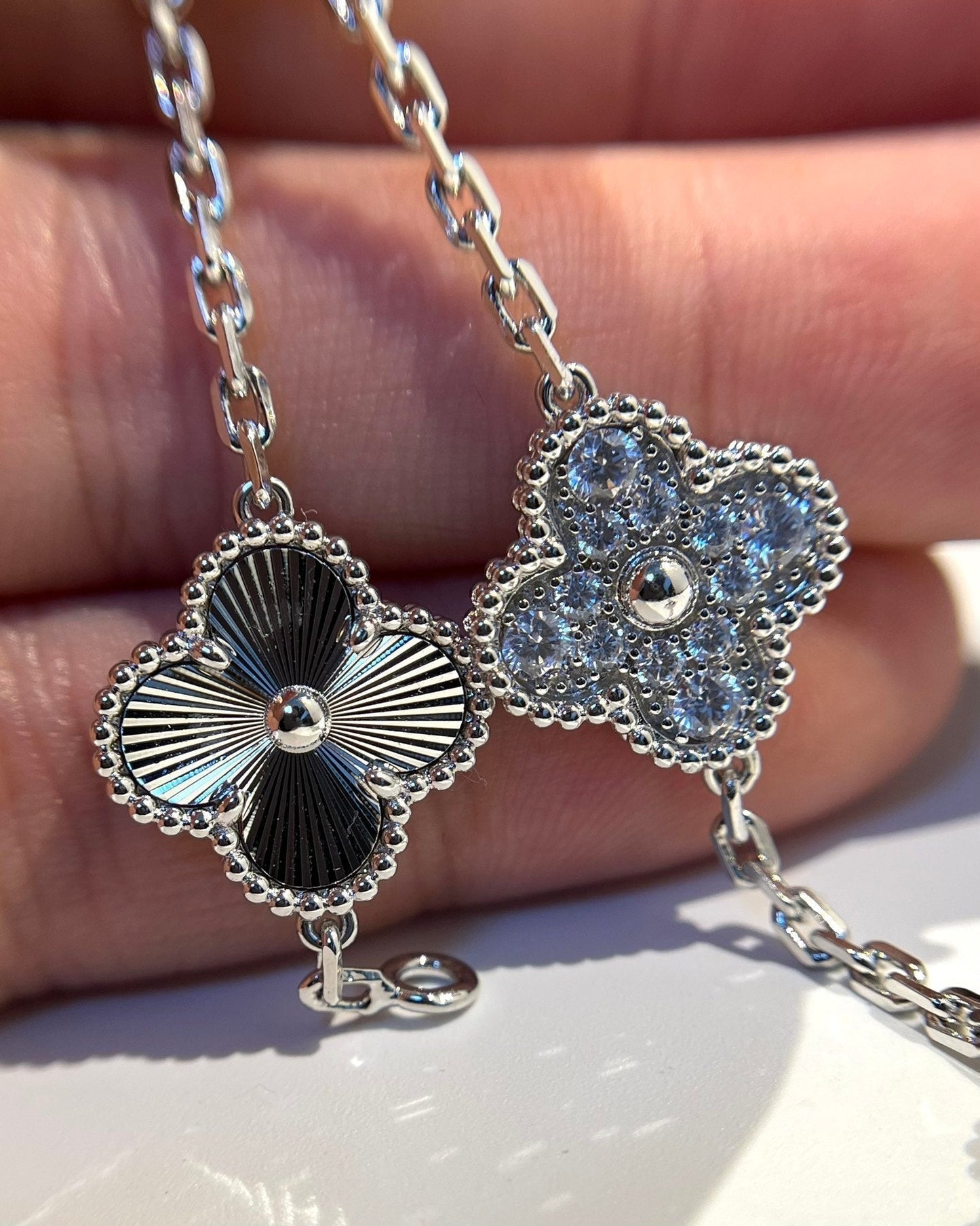 [Charm Aries Jewelry]CLOVER 5 MOTIF SILVER DIAMOND BRACELET