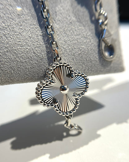 [Charm Aries Jewelry]CLOVER 5 MOTIF SILVER DIAMOND BRACELET