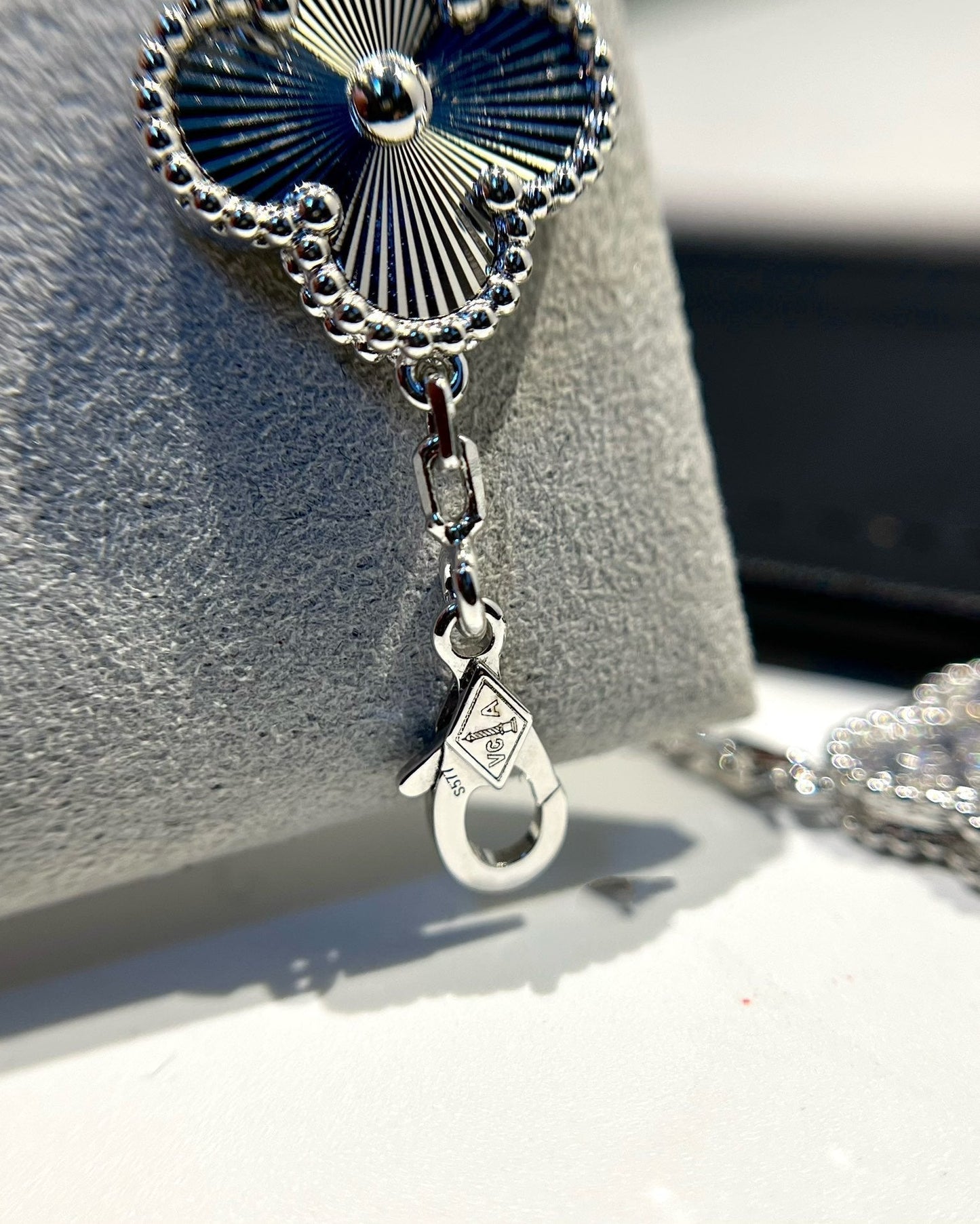[Charm Aries Jewelry]CLOVER 5 MOTIF SILVER DIAMOND BRACELET