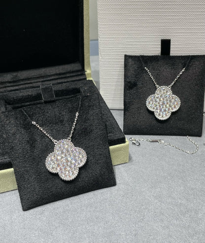 [Charm Aries Jewelry]CLOVER 25MM LARGE PENDANT DIAMOND PAVED SILVER NECKLACE