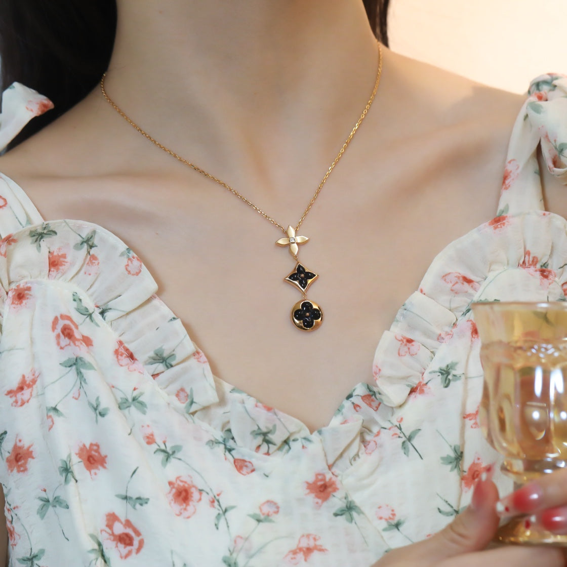 [Charm Aries Jewelry]STAR AND SUN ONYX PINK GOLD NECKLACE