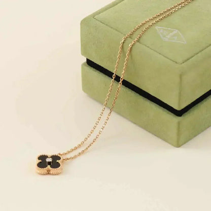 [Charm Aries Jewelry]CLOVER 15MM DIAMOND ONYX NECKLACE