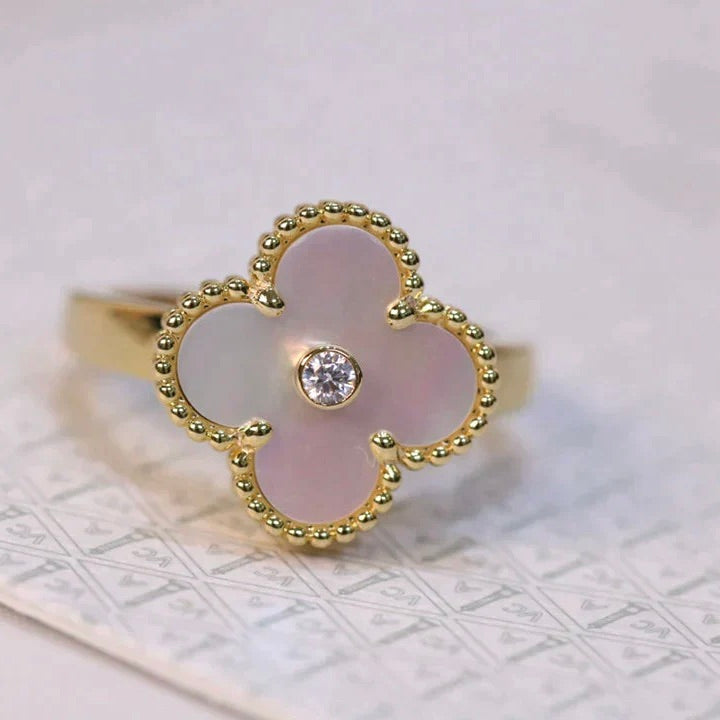 [Charm Aries Jewelry]CLOVER PINK MOP RING GOLD DIAMOND
