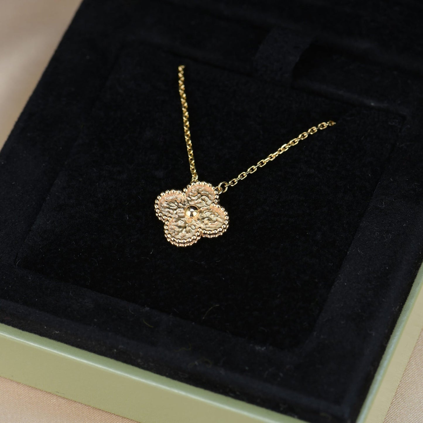 [Charm Aries Jewelry]CLOVER 15MM  BRONZING NECKLACE