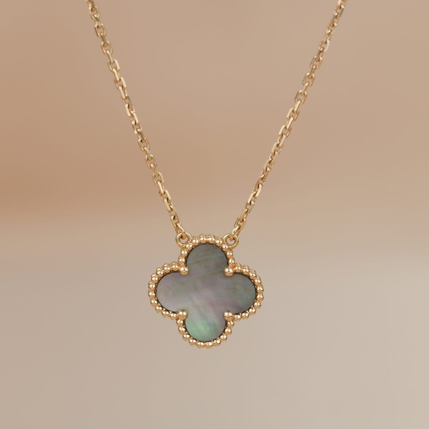 [Charm Aries Jewelry]CLOVER 15MM  GRAY MOTHER OF PEARL NECKLACE