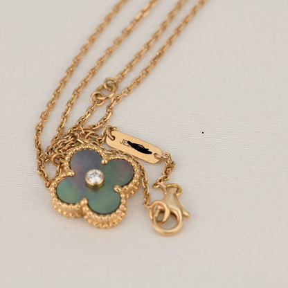 [Charm Aries Jewelry]CLOVER 15MM DIAMOND AND MOTHER-OF-GREY NECKLACE