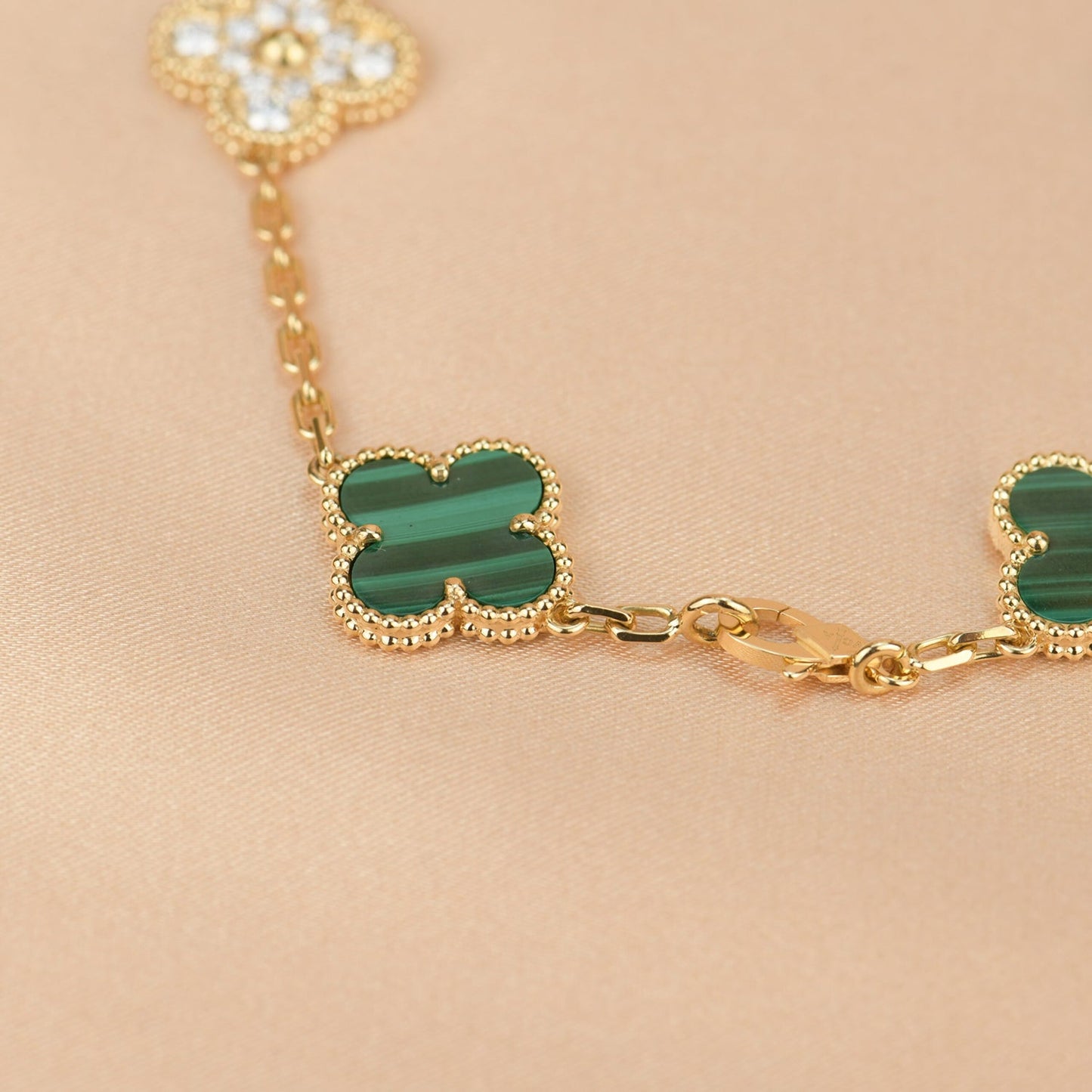 [Charm Aries Jewelry]CLOVER  5 MOTIF MALACHITE DIAMOND BRACELET