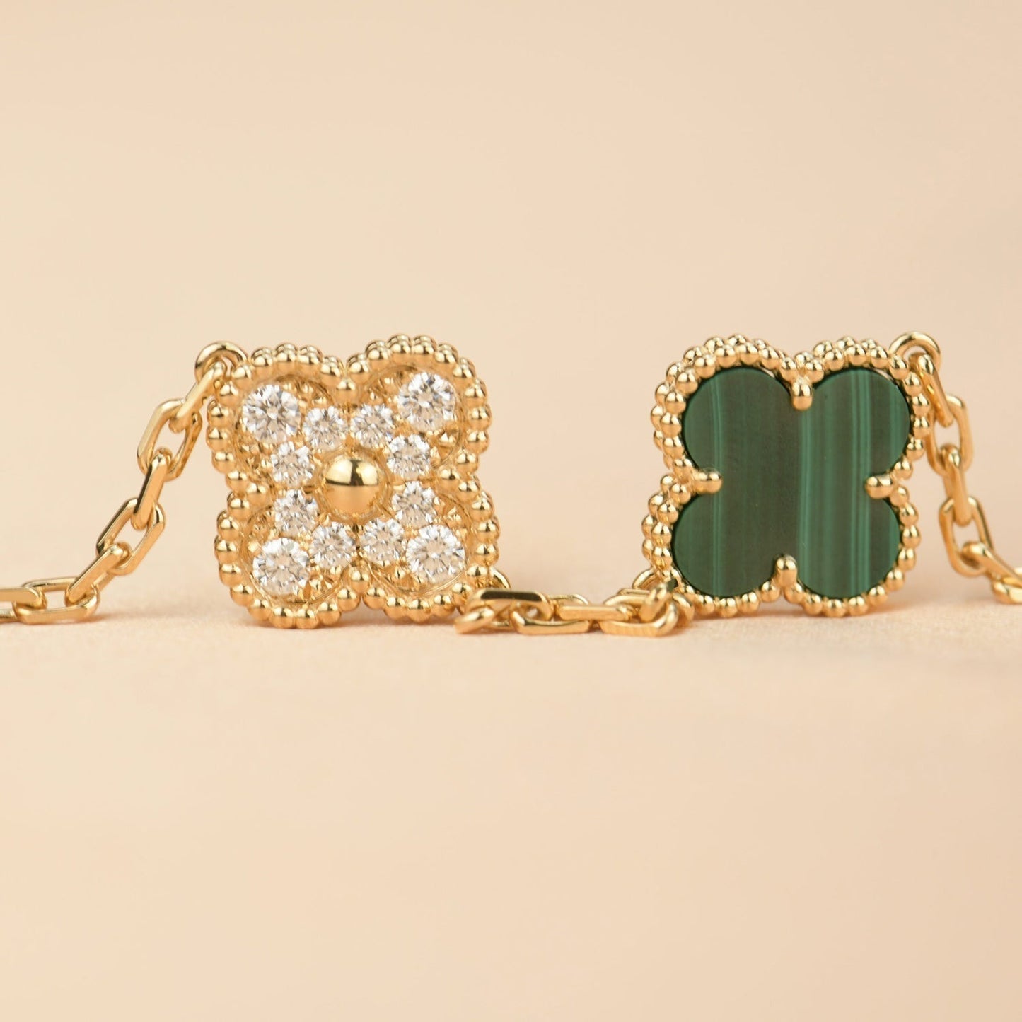 [Charm Aries Jewelry]CLOVER  5 MOTIF MALACHITE DIAMOND BRACELET