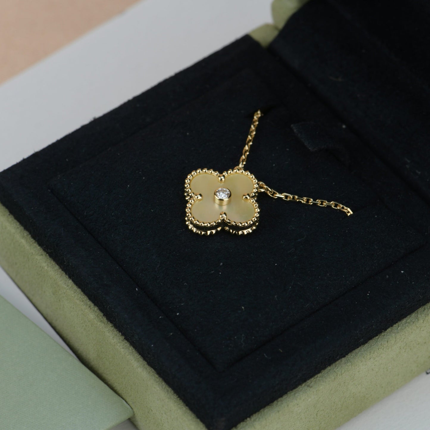 [Charm Aries Jewelry]CLOVER 15MM DIAMOND GOLD MOTHER OF PEARL NECKLACE