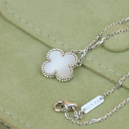 [Charm Aries Jewelry]CLOVER  15MM WHITE MOTHER-OF-PEARL SILVER
