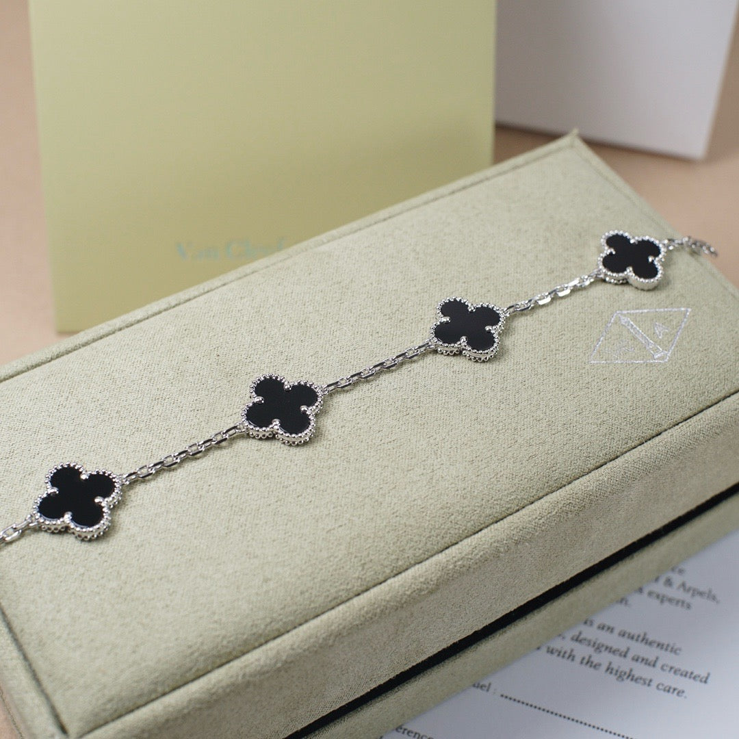 [Charm Aries Jewelry]CLOVER 5 MOTIF ONYXS  BRACELET SILVER