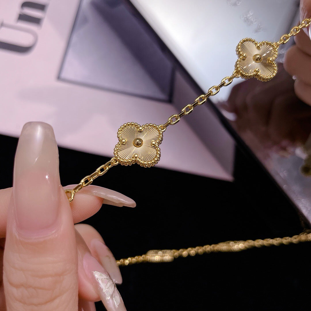 [Charm Aries Jewelry]CLOVERS THE 10-MOTIFS LASER NECKLACE