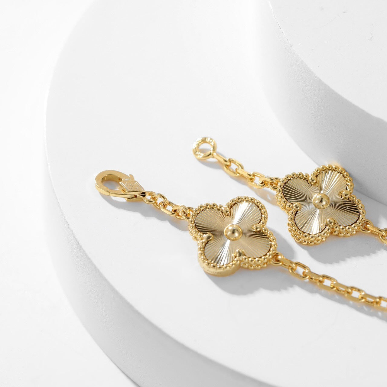 [Charm Aries Jewelry]CLOVERS THE 10-MOTIFS LASER NECKLACE