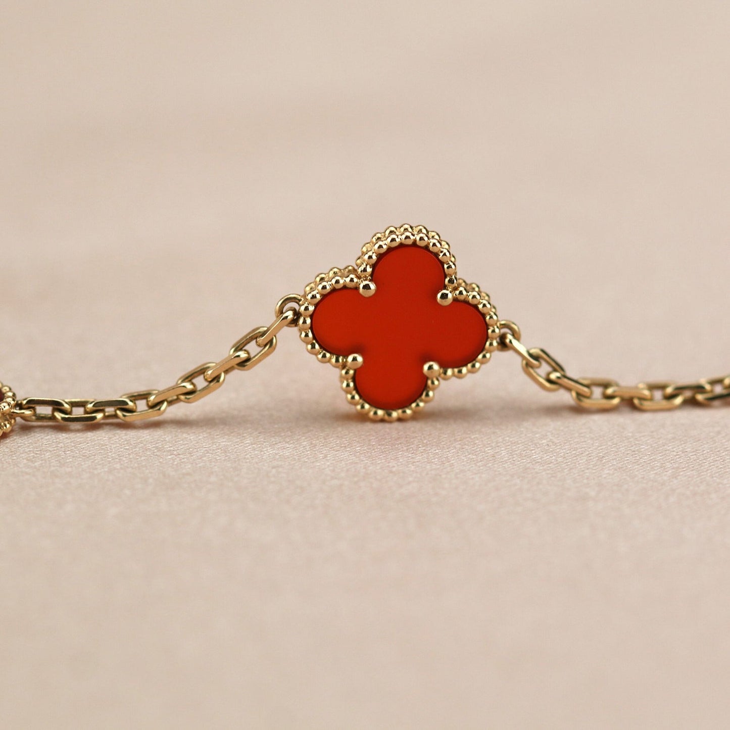 [Charm Aries Jewelry]CLOVER 5 MOTIFS RED AGATE  BRACELET