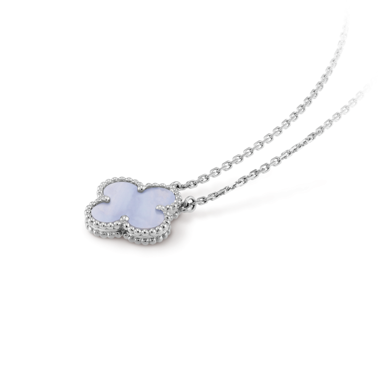 [Charm Aries Jewelry]CLOVER 15MM BLUE CHALCEDONY NECKLACE SILVER
