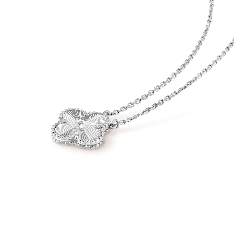 [Charm Aries Jewelry]CLOVER 15MM LASER NECKLACE SILVER