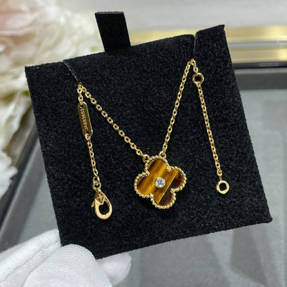 [Charm Aries Jewelry]CLOVER 15MM DIAMOND AND YELLOW TIGER'S EYE AGATE necklace
