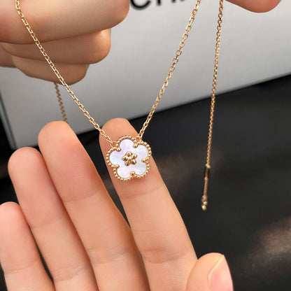 [Charm Aries Jewelry]LUCKY  WHITE MOP  PLUM BLOSSOM NECKLACE