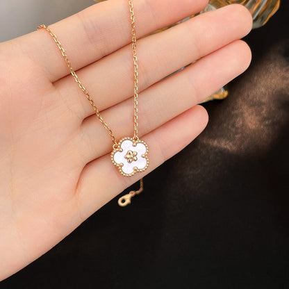 [Charm Aries Jewelry]LUCKY  WHITE MOP  PLUM BLOSSOM NECKLACE