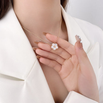 [Charm Aries Jewelry]LUCKY  WHITE MOP  PLUM BLOSSOM NECKLACE