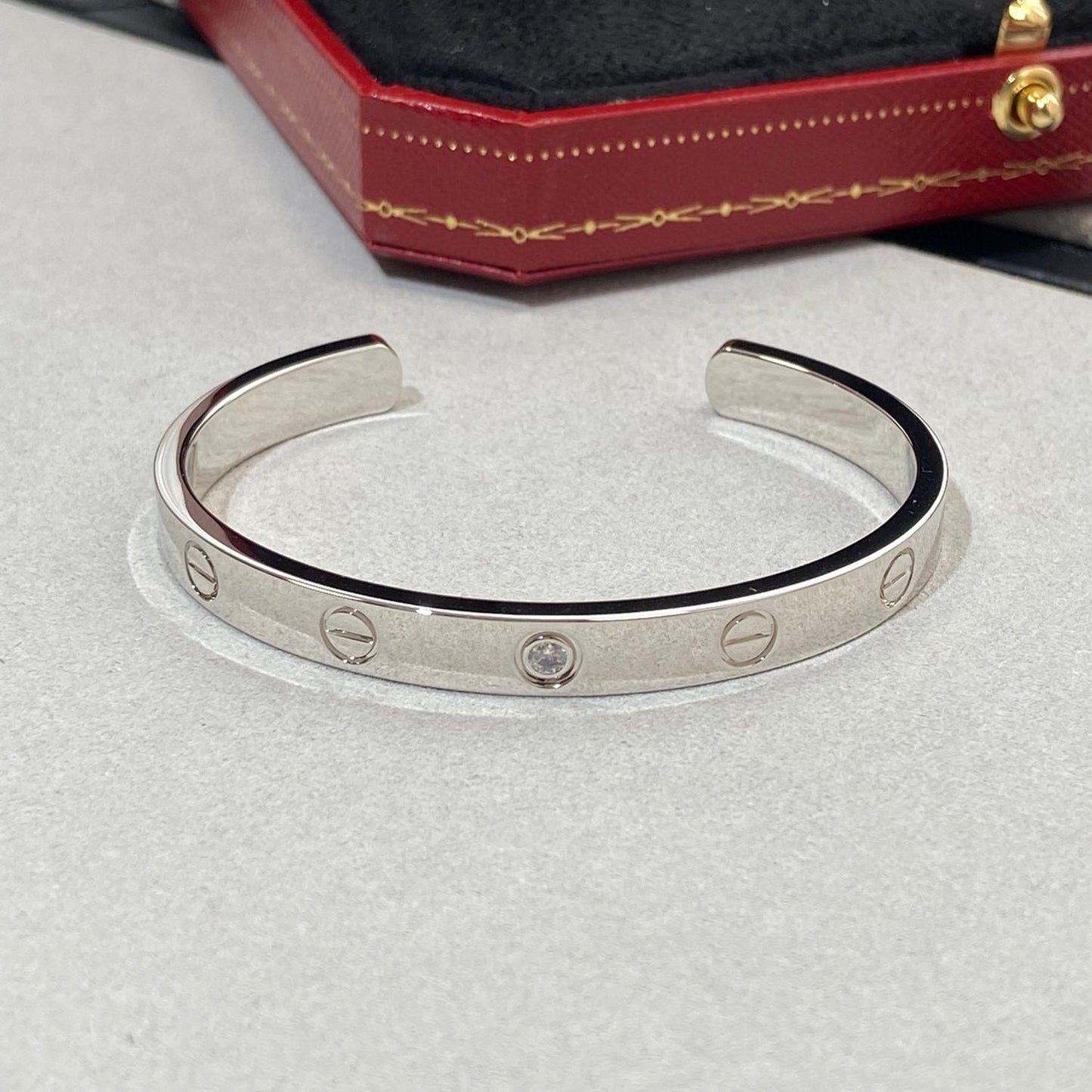 [Charm Aries Jewelry]LOVE BRACELET 6.1MM 1 DIAMOND OPEN CUFF