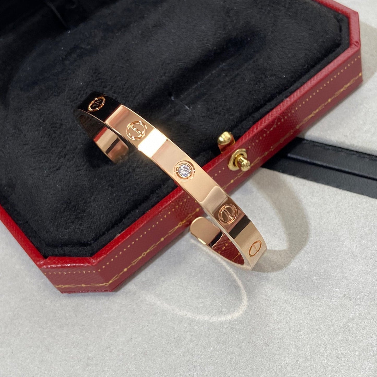 [Charm Aries Jewelry]LOVE BRACELET 6.1MM 1 DIAMOND OPEN CUFF