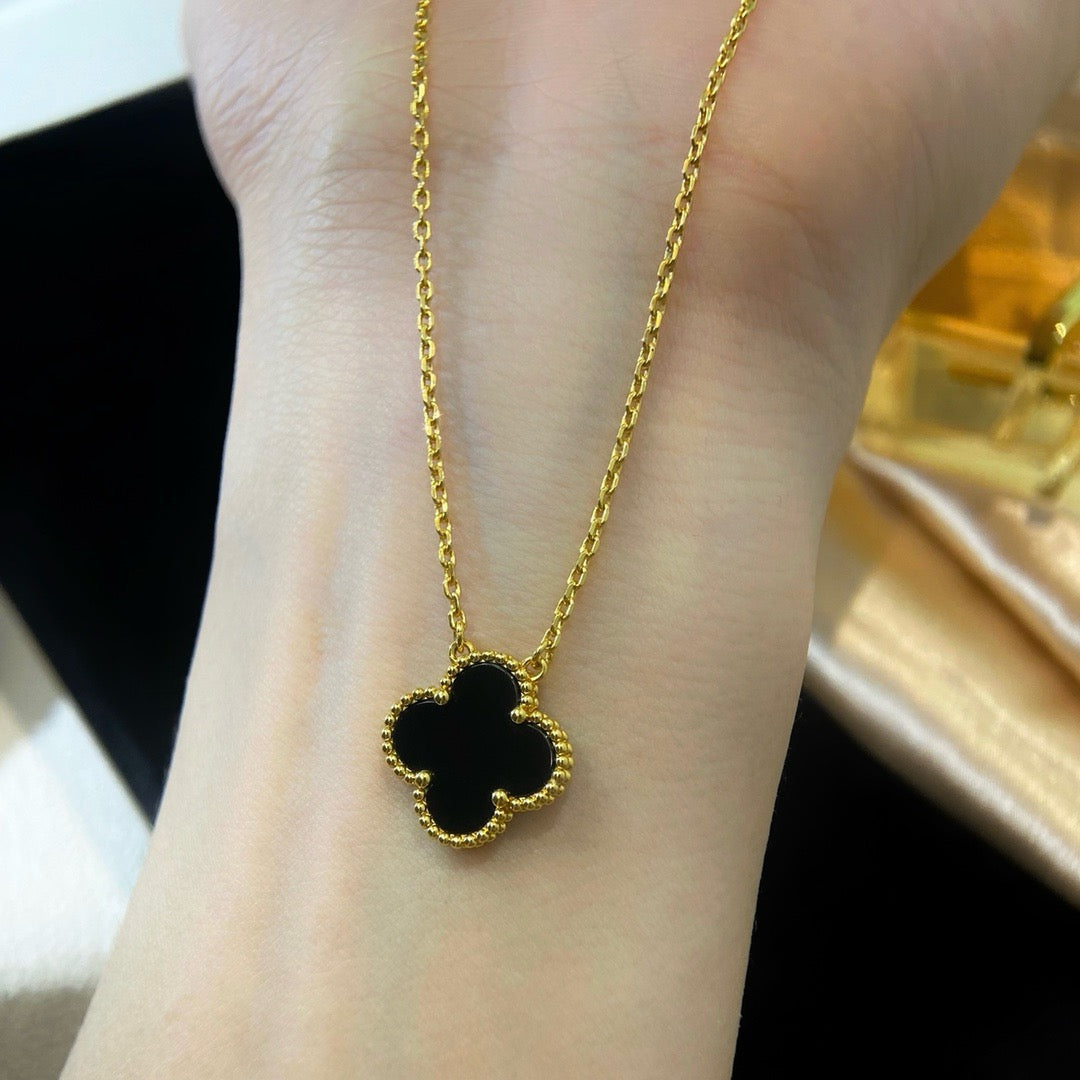 [Charm Aries Jewelry]CLOVER 15MM BLACK ONYX SINGLE FLOWER NECKLACE