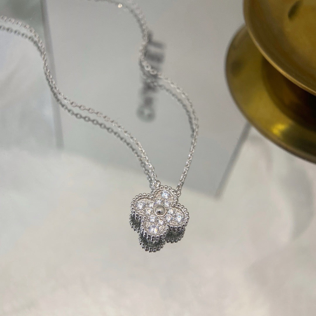 [Charm Aries Jewelry]CLOVER 15MM DIAMOND SINGLE FLOWER NECKLACE